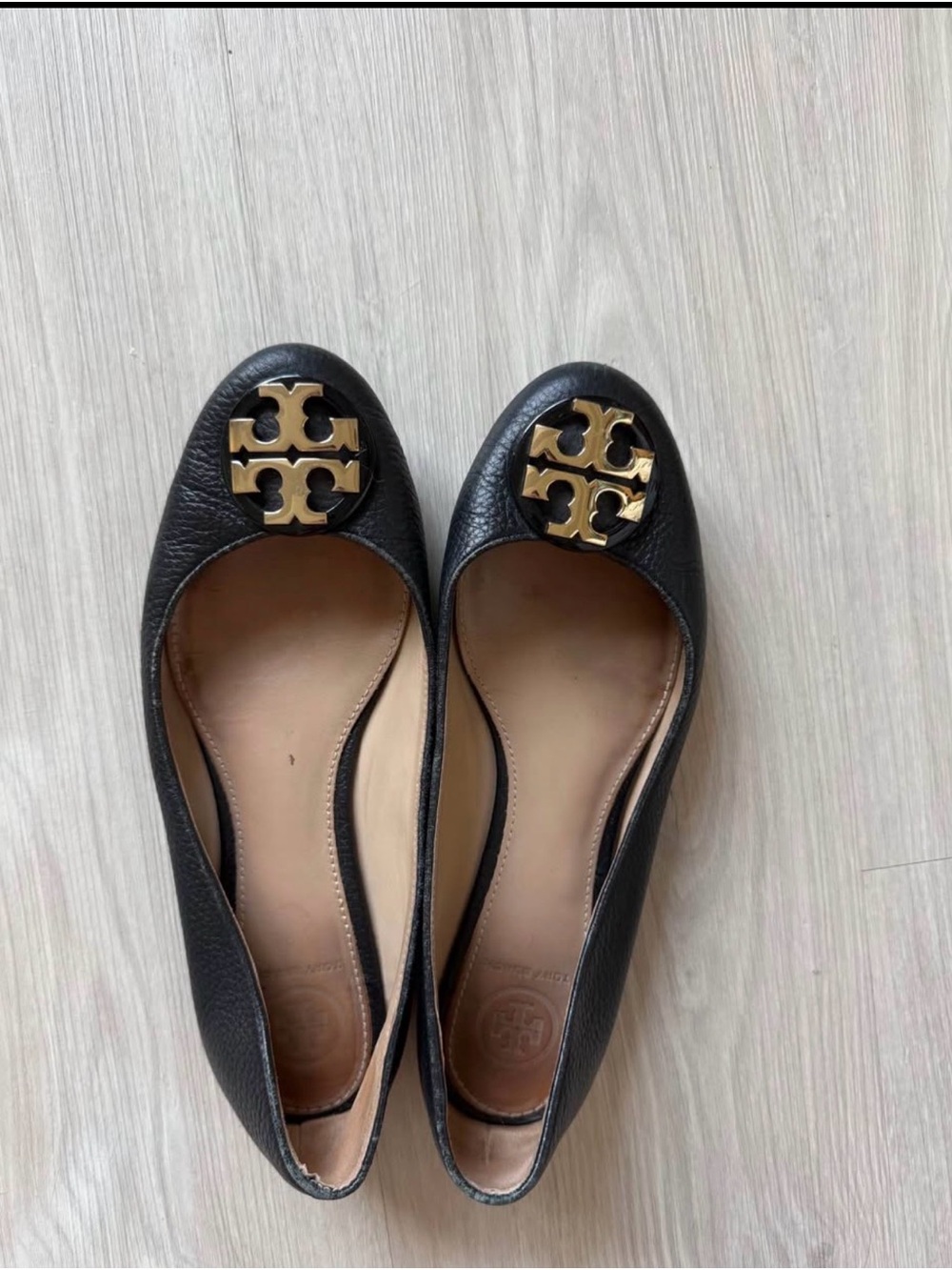 Tory Burch Black Leather Logo Round-Toe Ballet Flats - Picture 3 of 3